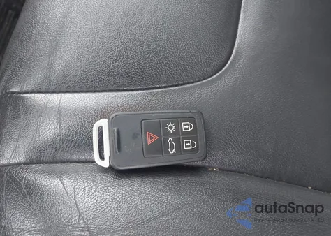 2016 Volvo Xc60 T5 Drive-E Premier z USA, uszkodzony, nr VIN YV440MDKXG2831215